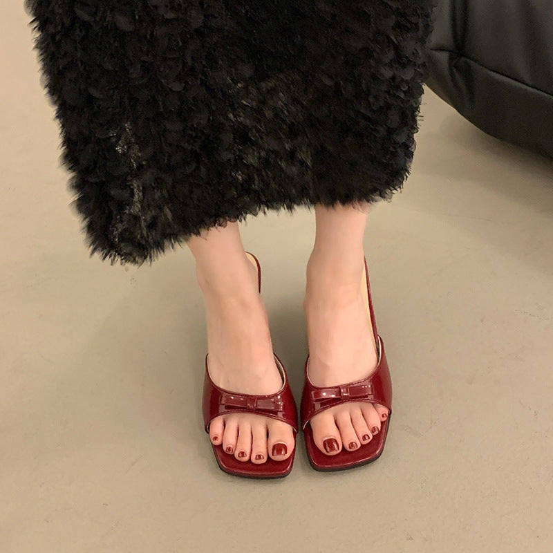 French high-heeled slippers for women, 2025 new summer collection, square toe stiletto heel thong sandals with bow detail, versatile and chic