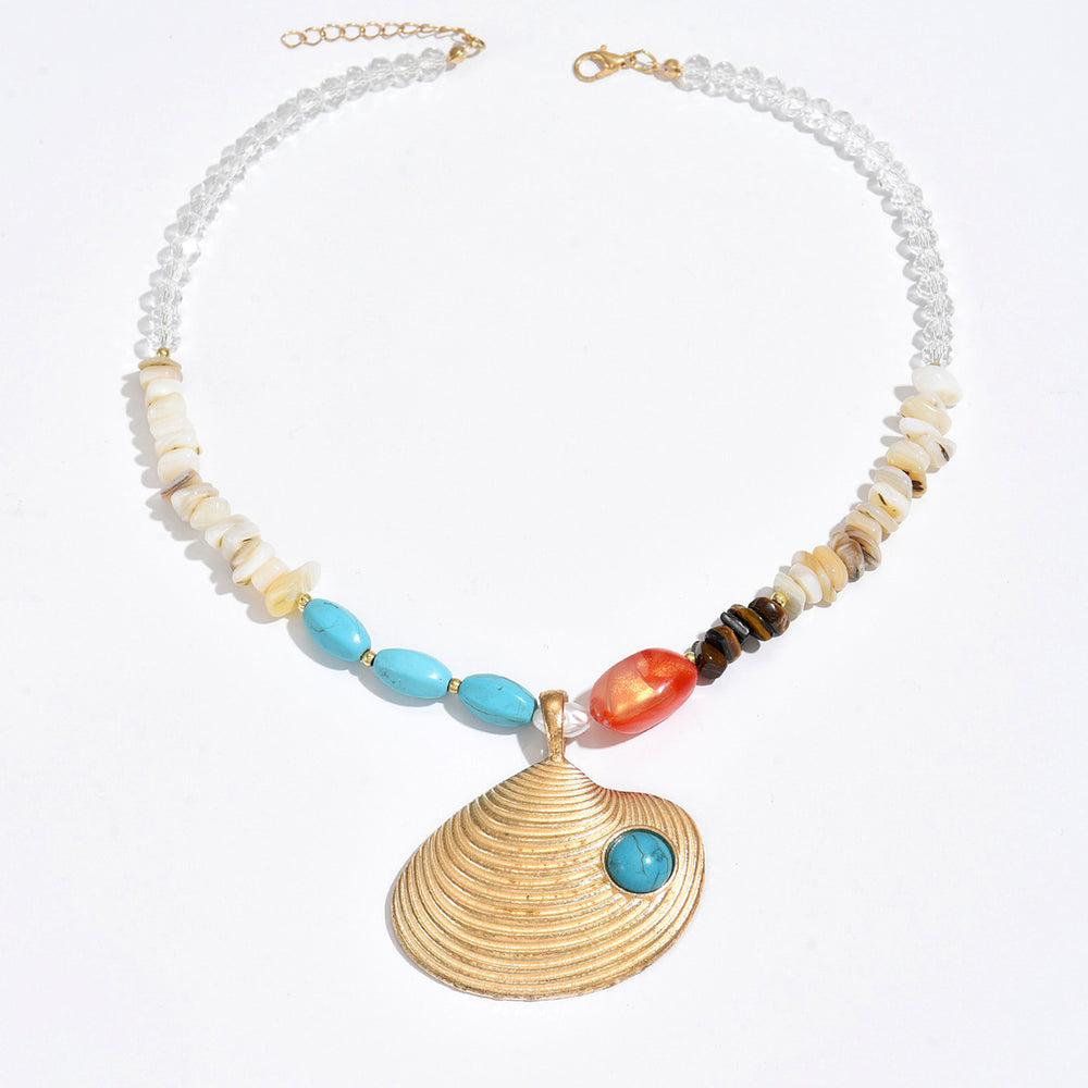 Wholesale seashell pendants for fashion & european cross-border jewelry: colorful crushed stone design, unique alloy seashell pendant necklaces for women