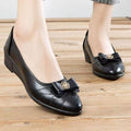 Soft leather soft bottom ladieswear shoes flatsabrasion resistantwaterproofbows work shoes wechat group purchase live broadcast one piece dropshipping