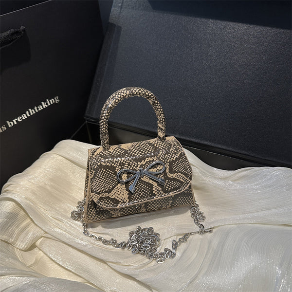 Versatile texture soft leather handbag 2025 summer new fashion shoulder messenger bag personalized Korean version snake pattern small square bag
