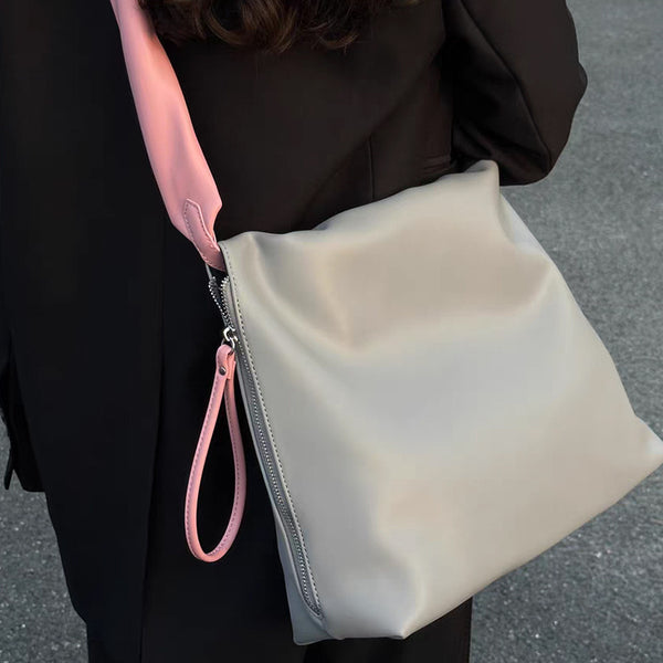 New trendy simple underarm bag niche design fresh and sweet commuter bag lazy style soft leather contrasting color shoulder bag