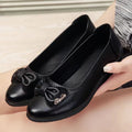 Comfortable leather shoes for middle-aged and elderly women - soft sole, flat, wear-resistant, waterproof, spring/autumn style - grandma shoes