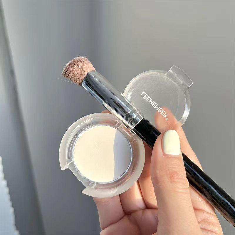 New triangular highlighter brush - perfect for brightening tear troughs, cheekbones, and reducing nasolabial folds. provides seamless coverage, no brush streaks, and excellent powder pickup for flawless makeup application