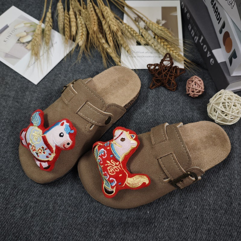 2026 cute smiling horse family wear cartoon birkenstock shoes women's fashion middle and big children birkenstock outwear toe-cap half slippers