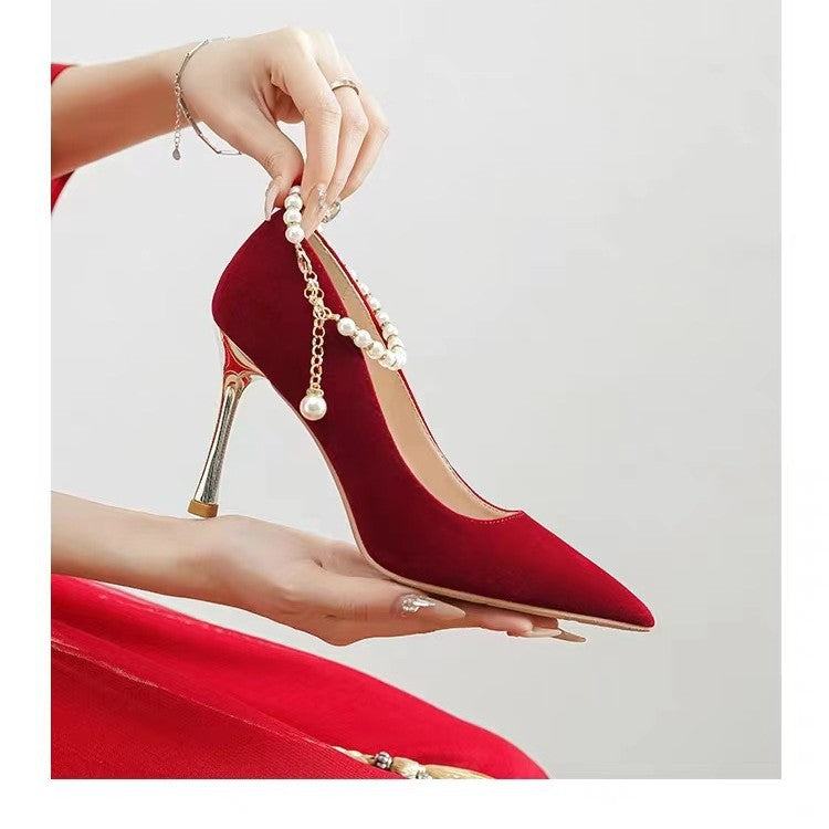 Red wedding shoes for women, new spring 2025 collection, pearl chain bridal shoes, xiuhe dress style, chinese high heels