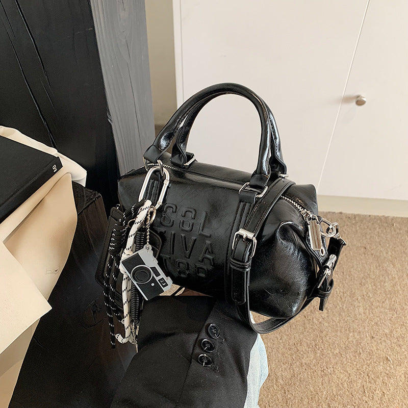 Cross-border simple casual handbag bag women's 2025 new versatile shoulder messenger bag fashionable commuter pillow bag