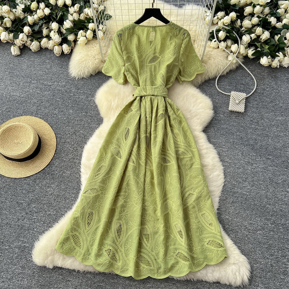 Summer frenchretroheavy industrycut outembroiderround neck waist short sleeve dress women's slimming look single breasted long skirt