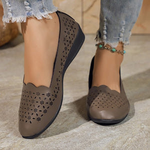 Plus sizeflats women's new arrivalk-style round toe cut out flat heel beanie shoes soft bottom slip-on shoes wholesale