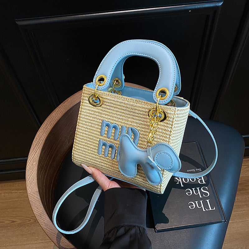 Spring's hottest design: niche, trendy, and best-selling women's bag. new, fashionable, high-end crossbody bag, handbag, and small square bag for commuting