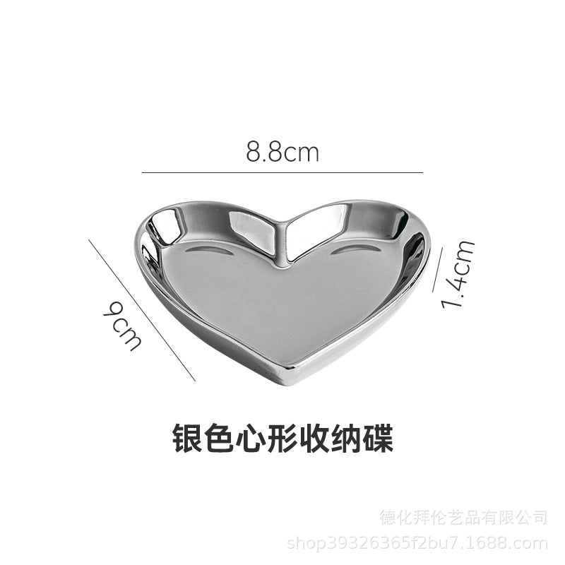 Trendy, electroplated silver heart ceramic plate - high-end desktop organizer for jewelry and cosmetics