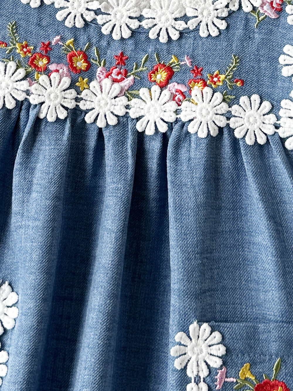 cross-border e-commerce vintage lace girls' dress - embroidered lace, small pockets, beach vacation dress