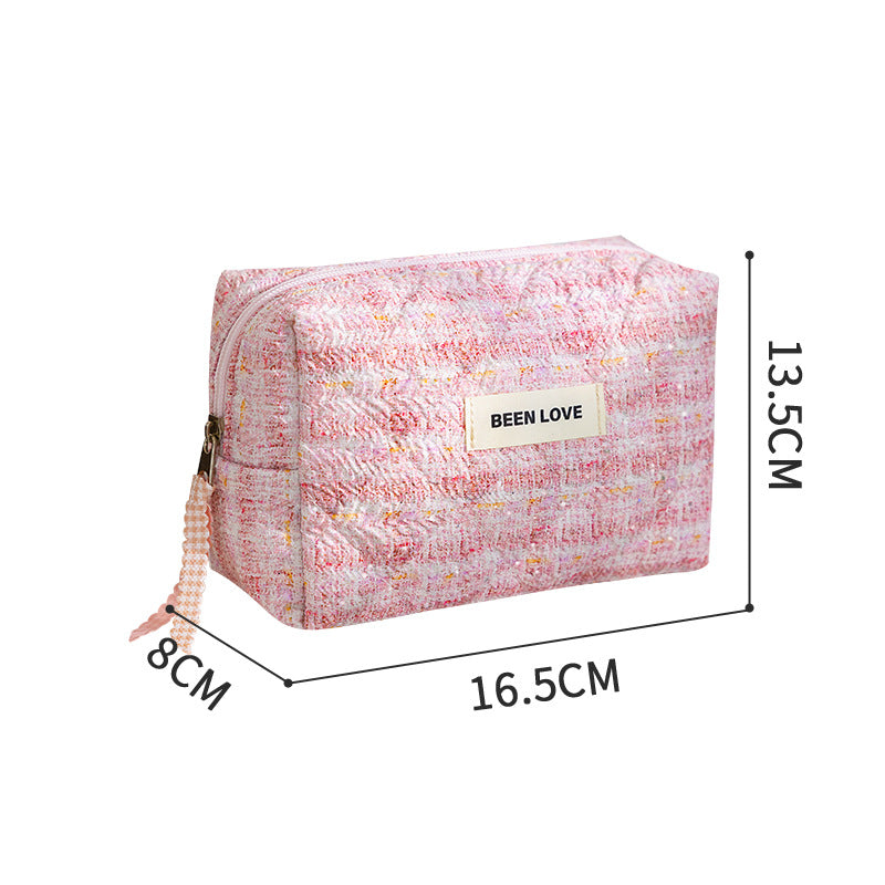 New hand-held cosmetic bag, portable high-value cosmetic storage bag, high-end toilet bag, women's mouth red envelope.