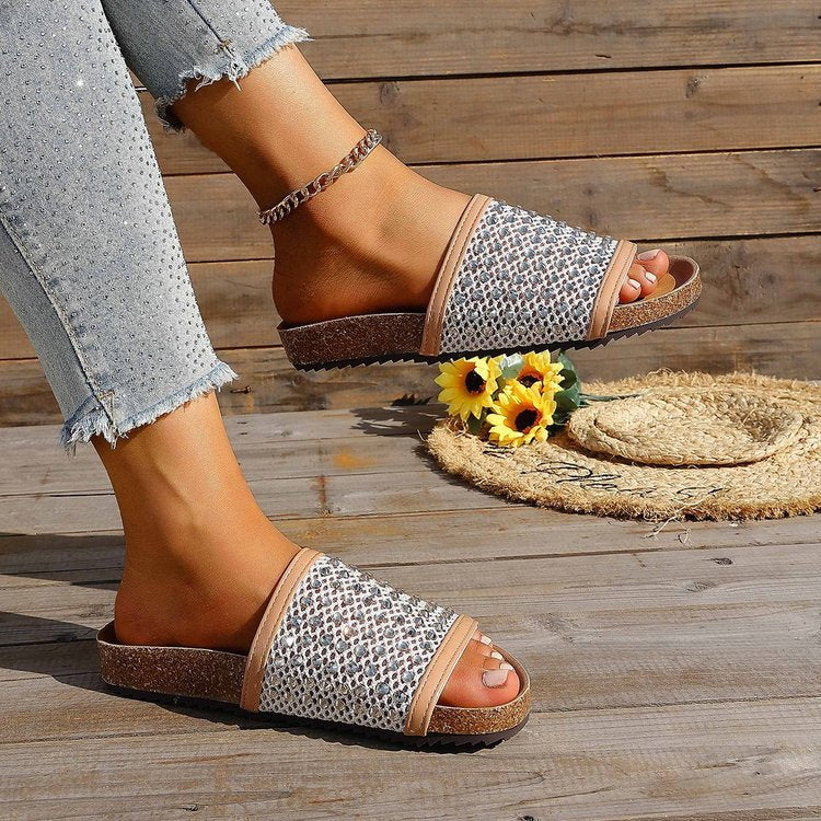 summer new arrival: plus-size chunky sole slides for women (sizes 36-42). wholesale available. dropshipping to  &