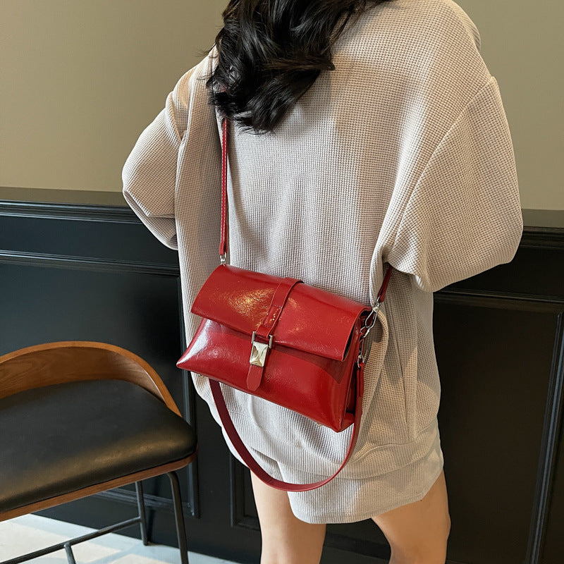 Retro casual commuter small bag women's simple versatile shoulder bag 2025 spring and summer niche fashion underarm bag