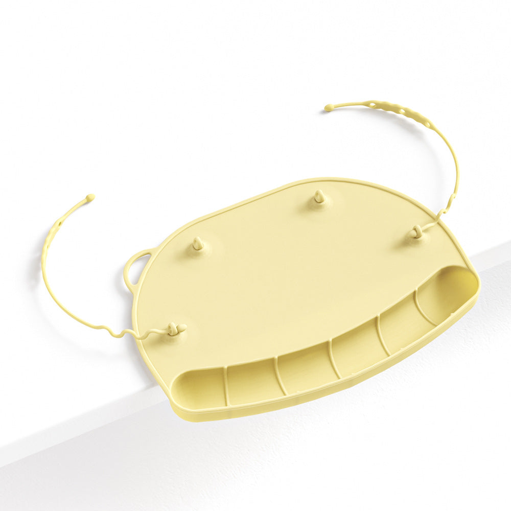 Children's placemat Suction cup type table mat with pocket Waterproof and anti-dirty pick-up meal bag Baby portable kindergarten silicone table mat