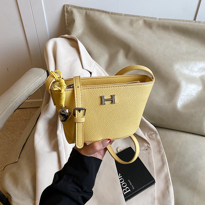 2025 new thorn tide women's bag bucket bag fashion oblique span bag camera bag double zipper simple shoulder bag trend