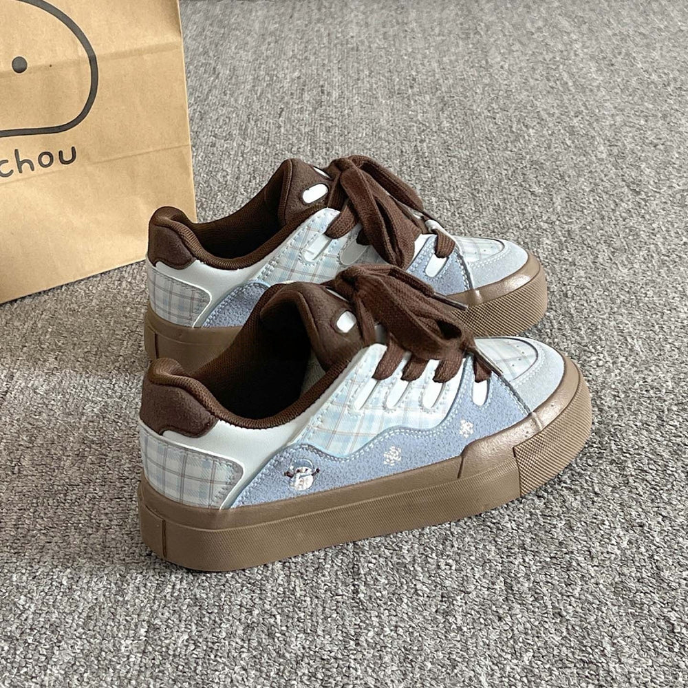 Women's white sneakers: new 2025 autumn collection - versatile platform sneakers for students, perfect with skirts, unique design, thick sole, athletic & casual style