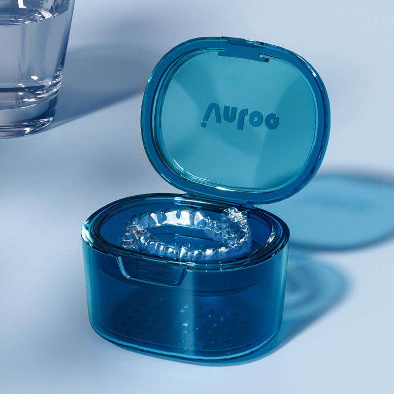 Xinle, double-layer hollow drainable braces storage box, portable orthodontic retainer cleaning box with cover