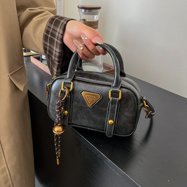 Pillow bag women's 2025 new portable small bag shoulder messenger bag factory one piece delivery