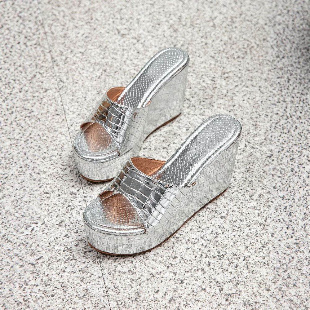 Fashionfashion patent leather thick sole wedge slippers women's sandals toe silver women's shoes thick sole wedge sandals in stock