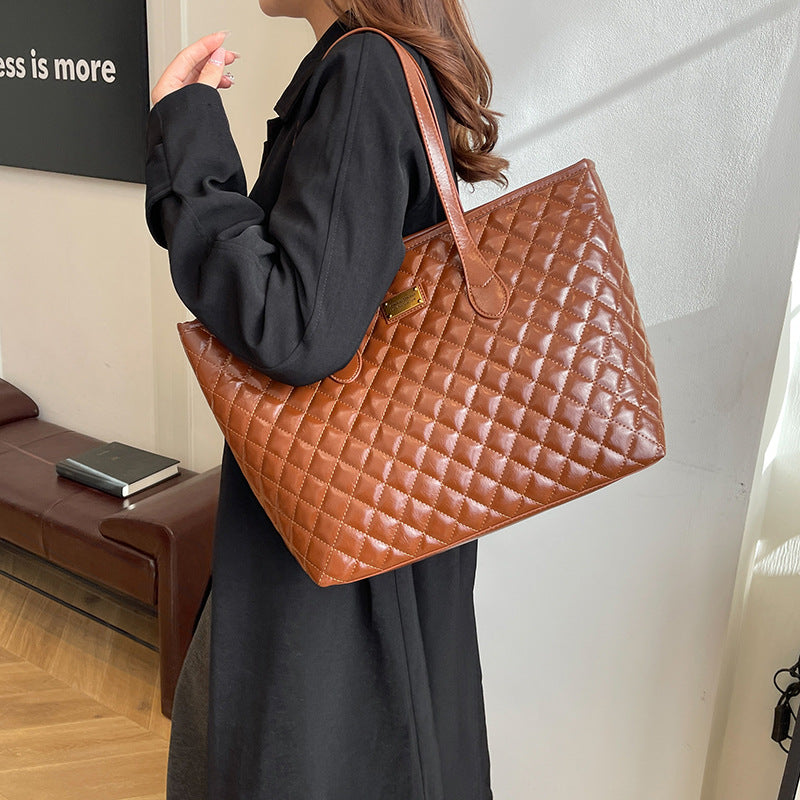 2025 autumn and winter new embroidered thread rhombus women's shopping bag large capacity shoulder underarm women's bag portable commuter bag