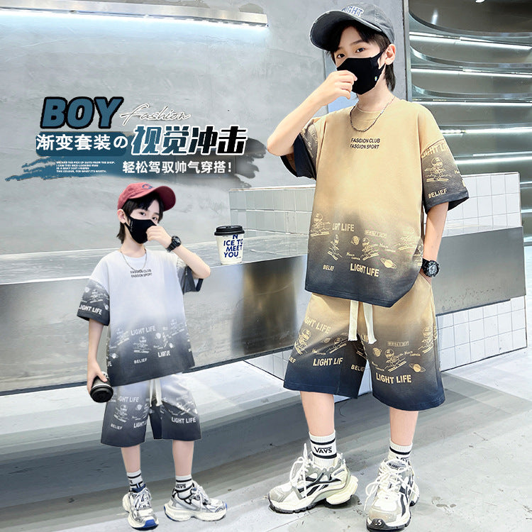 Boys' summer outfit set,  new summer collection, mid-to-large children's lightweight short-sleeve clothing, trendy, cool, and street-style ready