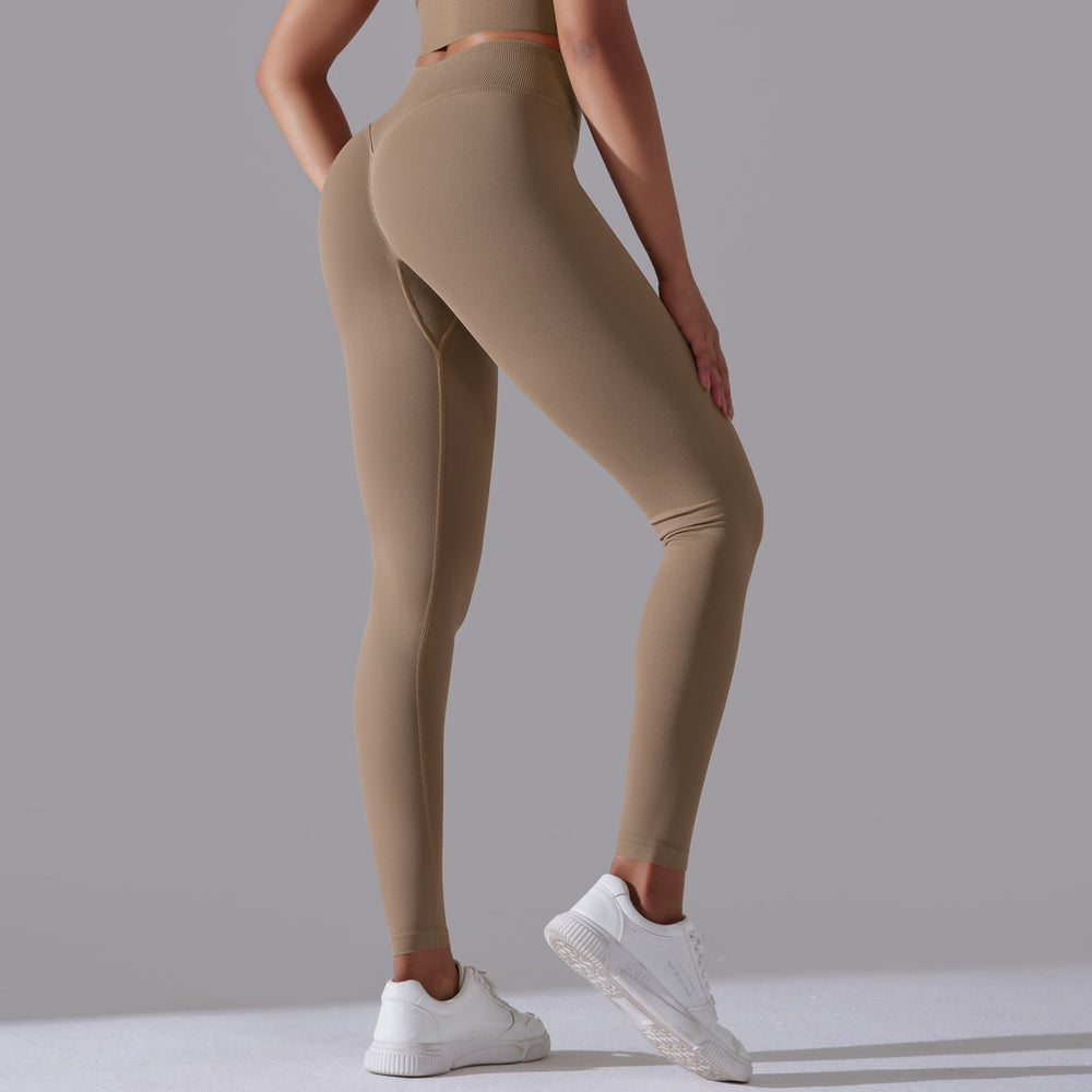European and american new seamless yoga outfit sexy open-back workout set high-waisted butt-lifting leggings running fitness set