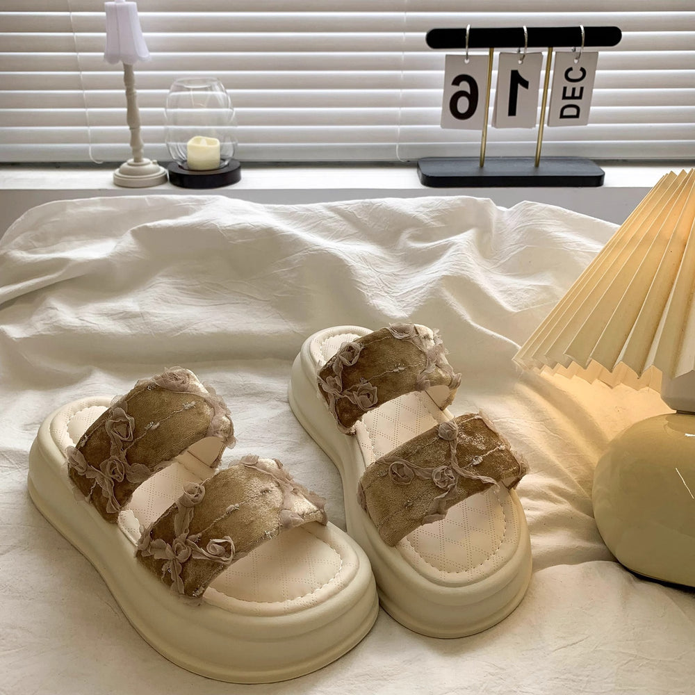 Stunning fairy style women's slippers - summer outdoor wear, 2026 new collection, thick sole, height increasing, non-slip, perfect with skirts, beach sandals
