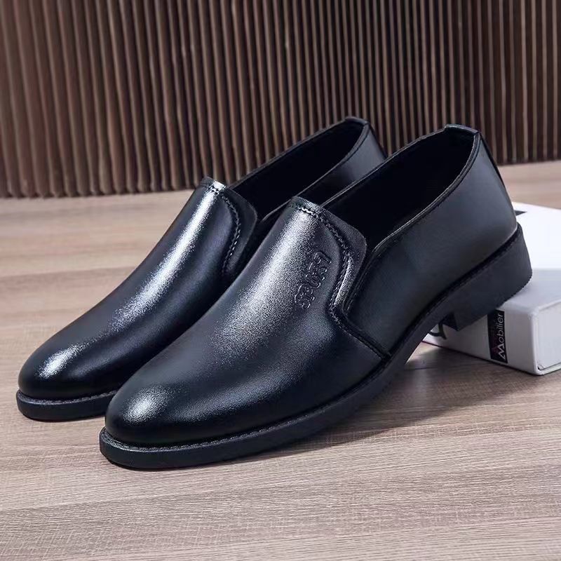 【genuine soft leather】new fashionable versatile formal leather shoes for dad, men's leather shoes for business, work, and security