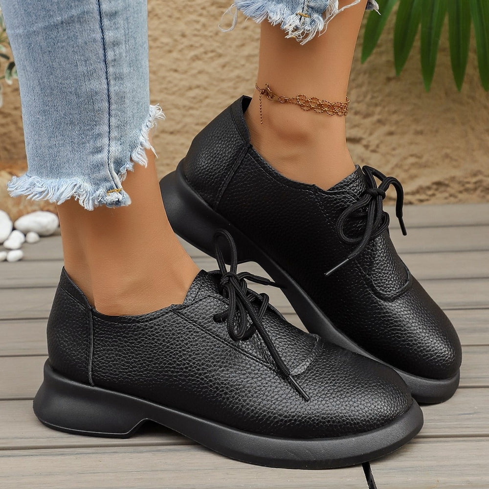 Plus size women's flats for export - new autumn  collection: comfortable, versatile, round-toe, flat, soft leather loafers for moms