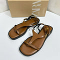 2025 summer heel sandals french retro one strap clip toe roman flats niche versatile summer essentials
