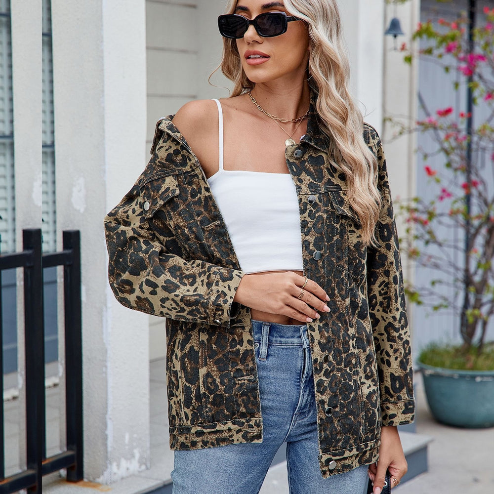 e-commerce: new, versatile, slimming, vintage-inspired, classic, loose-fit denim jacket/outerwear for women, suitable for , , and