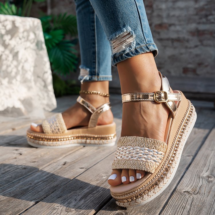 summer new arrival: plus-size chunky sole sandals for women (sizes 35-42). wholesale available. dropshipping to  and
