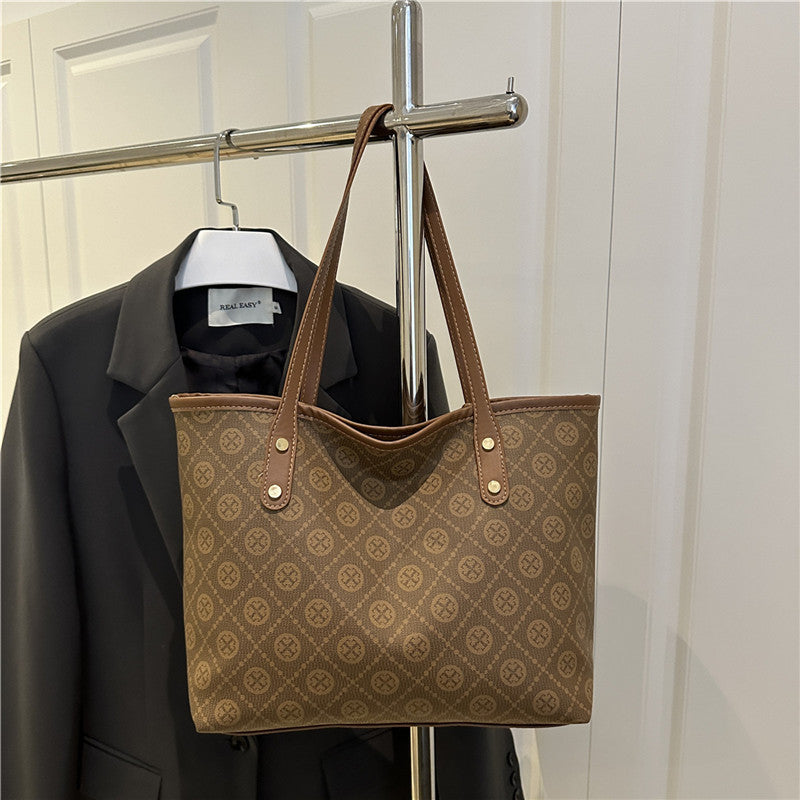 Cross-border 2025 new child and mother bag fashionable retro European and American large-capacity letter printing portable shoulder bag tote bag