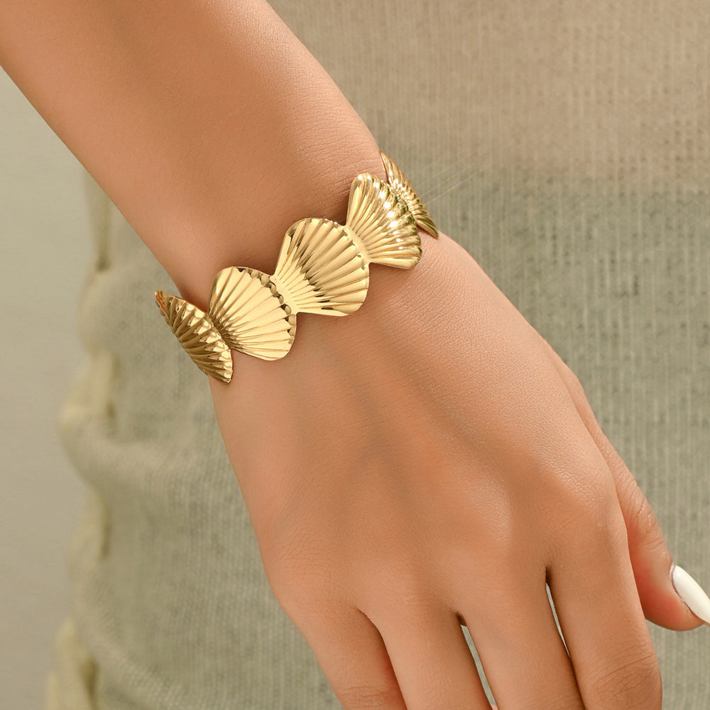 Wholesale geometric open bangle bracelets - european & american cross-border jewelry - summer ocean-inspired beach vacation style - starfish ring for women