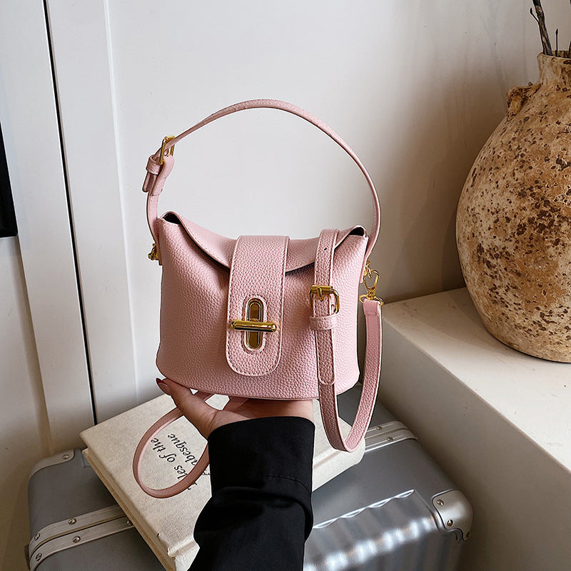Cross-border high-end niche bag women's summer 2025 new fashion messenger bag Korean version casual portable bucket bag