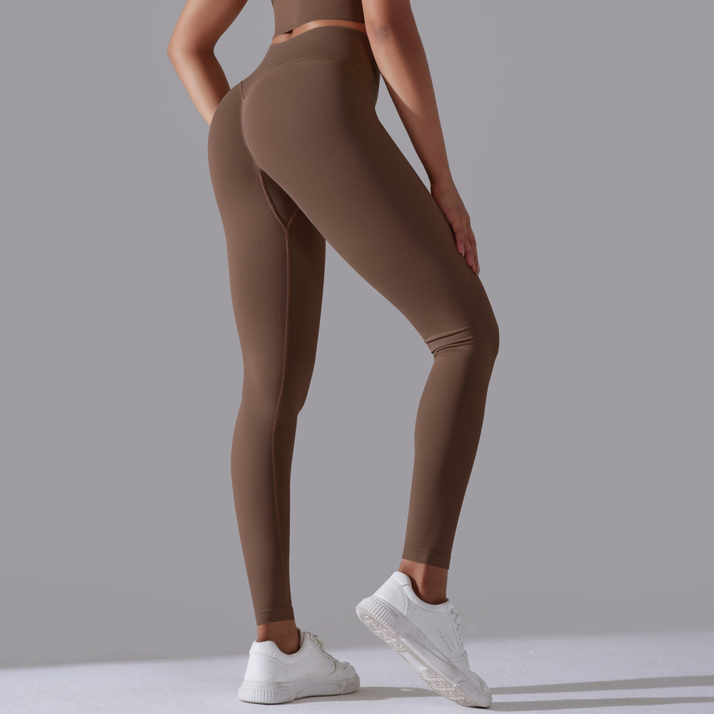 European and american new seamless yoga outfit sexy open-back workout set high-waisted butt-lifting leggings running fitness set
