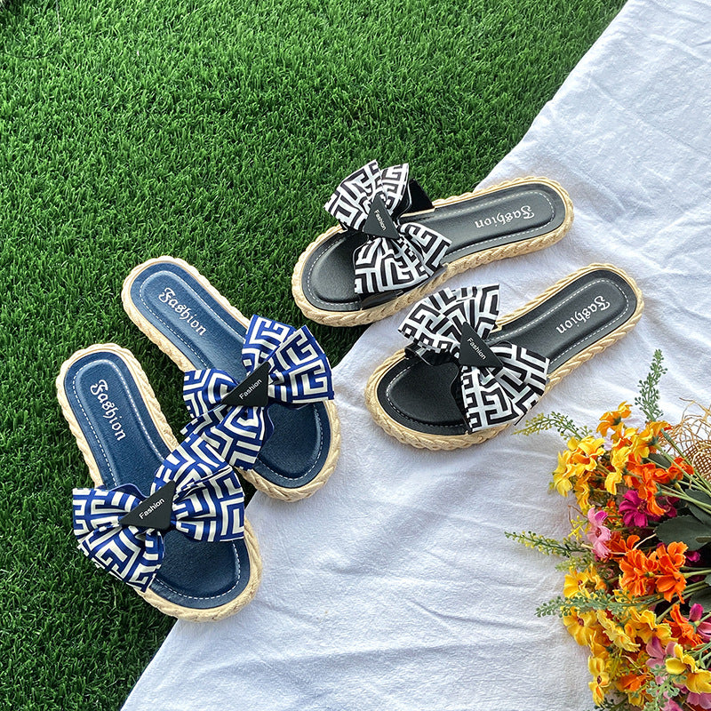 Korean style high-value sandals & slippers - women's summer outdoor comfort, vacation vibes, one-strap slides, indoor home use, non-slip beach shoes