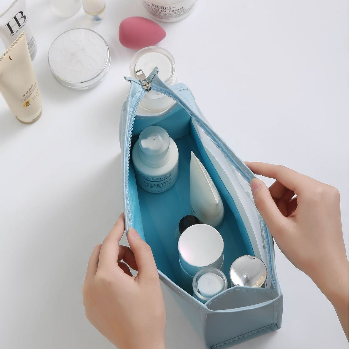 Simple and portable storage box, macaron color PVC transparent and simple candy cosmetic bag, simple toilet bag in hand