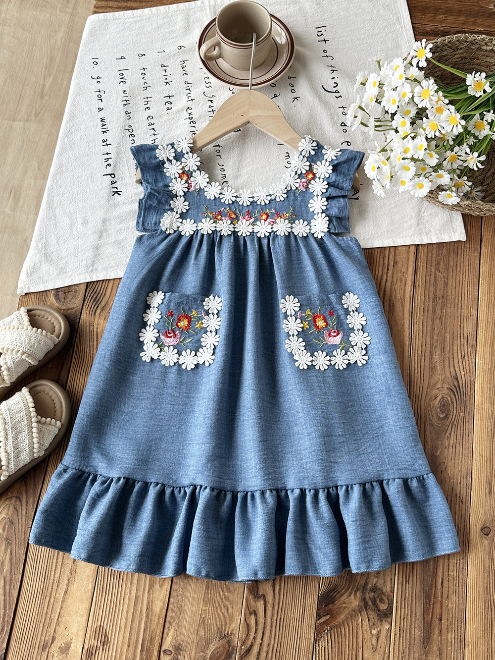 cross-border e-commerce vintage lace girls' dress - embroidered lace, small pockets, beach vacation dress