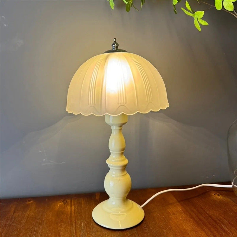 Kids' room table lamp bedside lamp touch sensor switch bedside lamp cordless rechargeable dorm room ins style