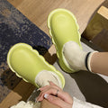 Waterproof cotton slippers for women, suitable for wearing outdoors in autumn and winter. thick-soled, closed-back cotton slippers, indoor/outdoor fuzzy slippers, non-slip postpartum shoes