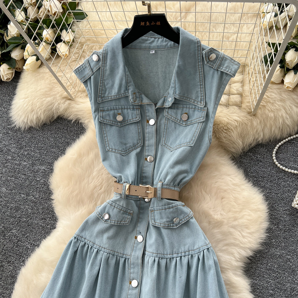 Sophisticated & chic: sleeveless denim maxi dress with metal buckle collar - a unique, high-end piece for women's summer casual wear