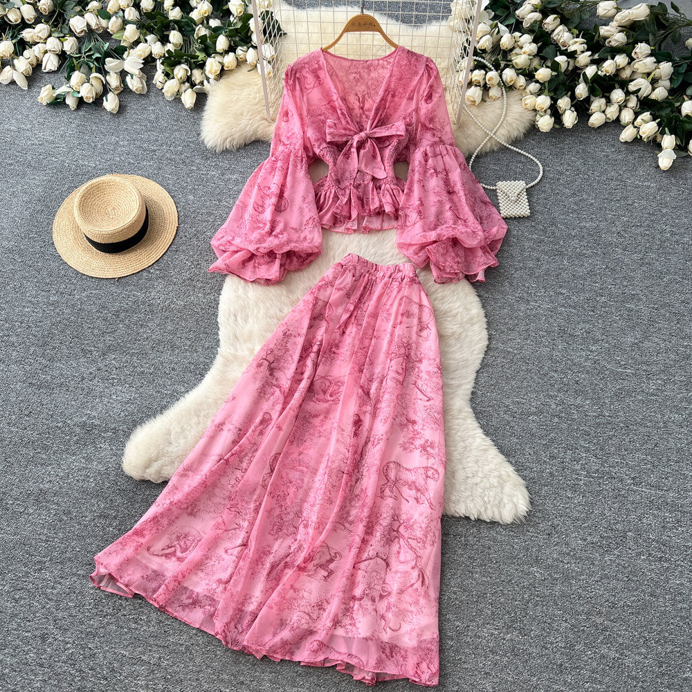 French romantic floral print two-piece set for women - autumn collection, high-end v-neck, cinched waist, mesh midi skirt outfit
