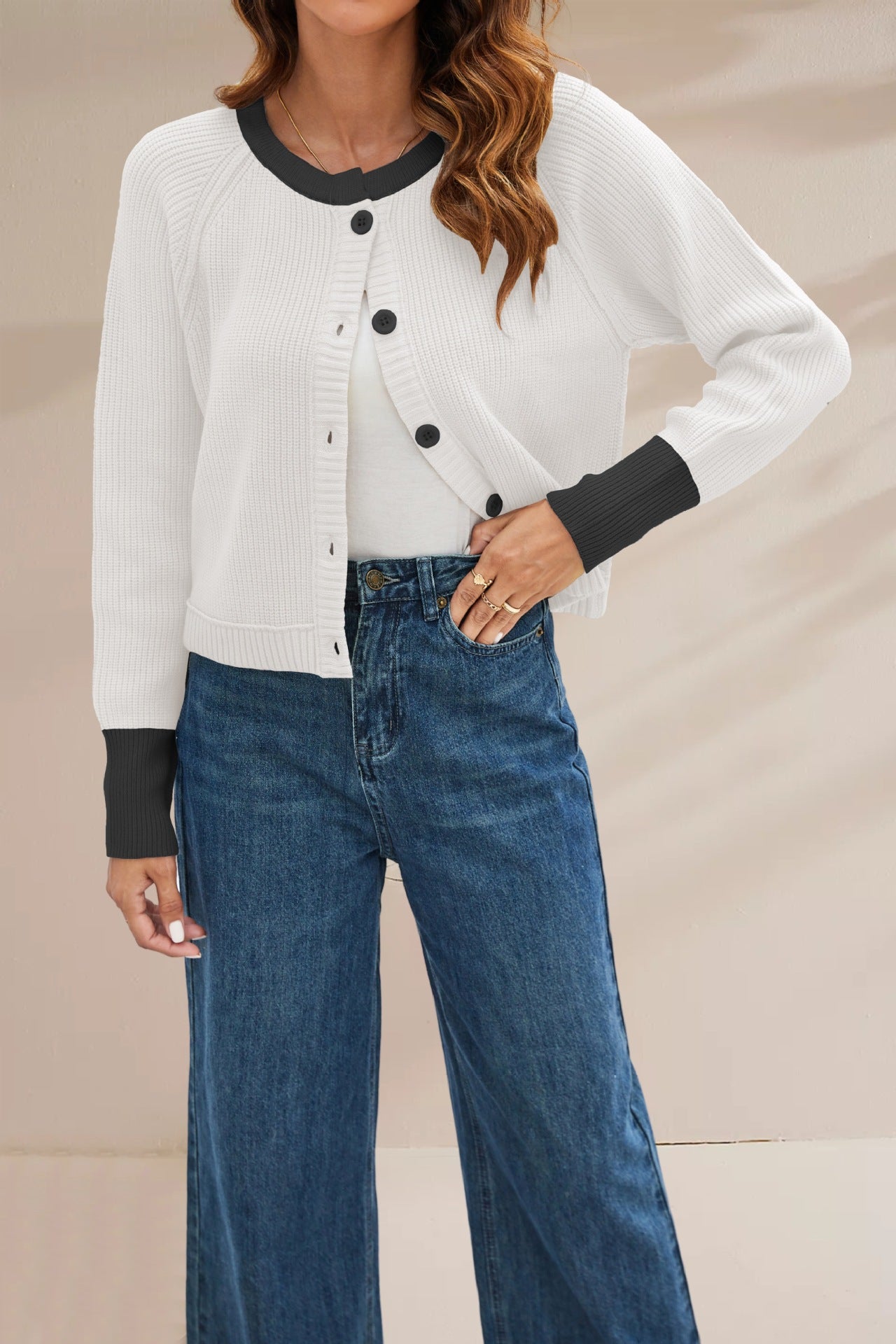 Cross-border 2025 autumn and winter new tiktop European and American round neck color matching fashion button contrasting knitted cardigan jacket