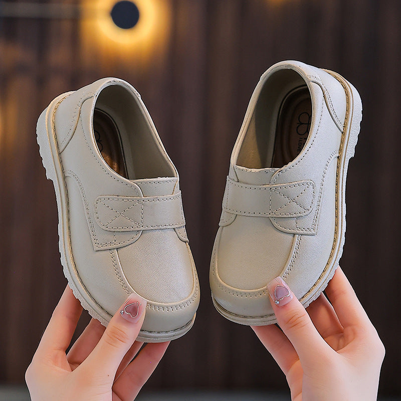 Kids' soft-soled single shoes - perfect for school, performances, and a british-inspired look. ideal for spring, these black leather shoes for boys add a touch of style to any outfit