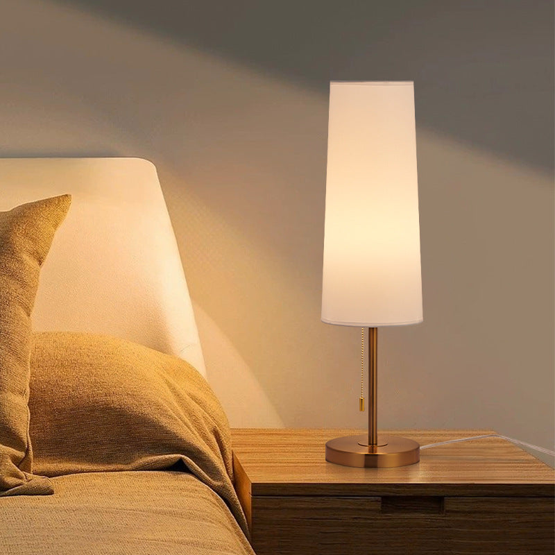 Table lamp, bedroom bedside lamp, ambient lamp, simple modern light luxury, high-end bedside table, retro American lamps E