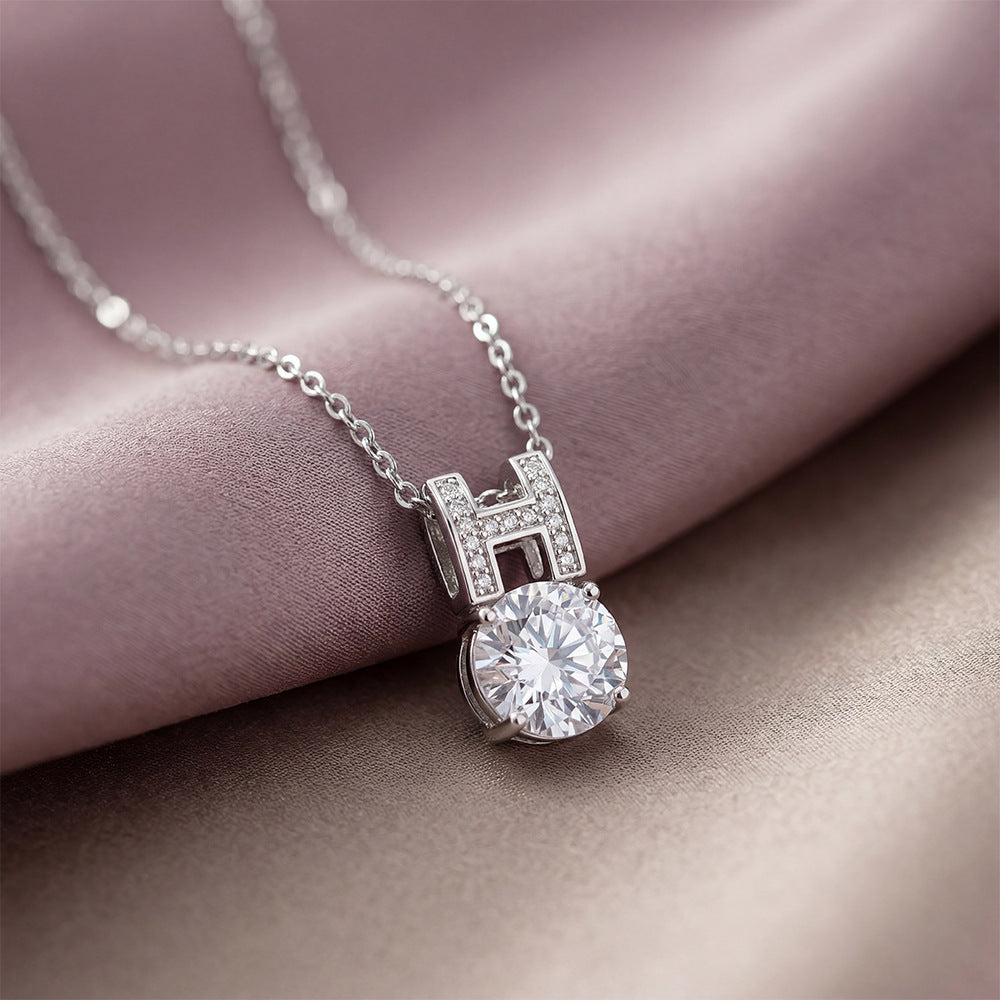 Stylishaccessible luxurybest selling full diamond copper inlaid zirconium letter necklace women's easiest for match non-fading casualelegant collarbone chain suit