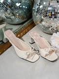 French high-heeled slippers for women, new summer 2025 collection, square toe chunky heel thong sandals with elegant bow detail