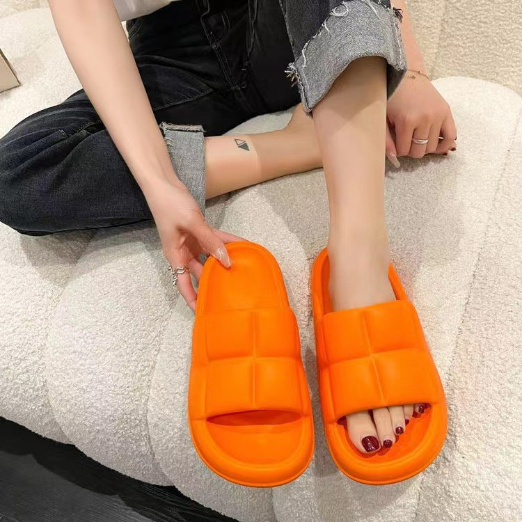 New eva cloud slides: stylish, comfortable, and non-slip summer slippers for women and men. perfect for indoor, bathroom, and outdoor wear. odor-resistant and ideal for couples